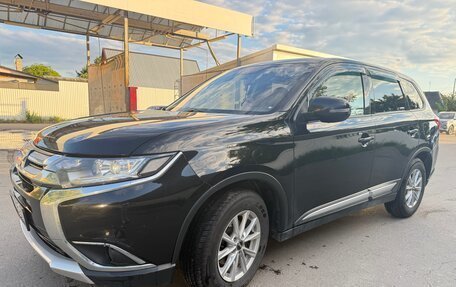 Mitsubishi Outlander III рестайлинг 3, 2015 год, 1 470 000 рублей, 7 фотография