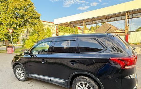 Mitsubishi Outlander III рестайлинг 3, 2015 год, 1 470 000 рублей, 9 фотография