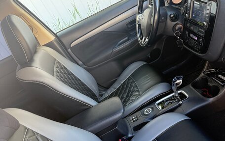 Mitsubishi Outlander III рестайлинг 3, 2015 год, 1 470 000 рублей, 12 фотография