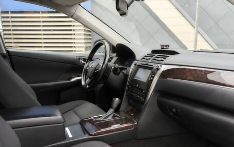 Toyota Camry, 2017 год, 2 349 000 рублей, 6 фотография