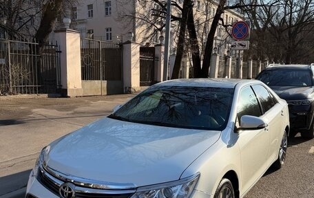 Toyota Camry, 2017 год, 1 860 000 рублей, 3 фотография