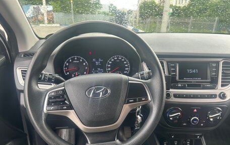Hyundai Solaris II рестайлинг, 2021 год, 1 800 000 рублей, 12 фотография