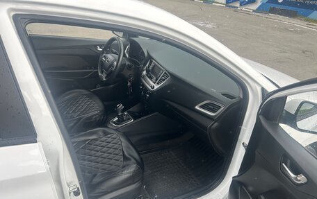 Hyundai Solaris II рестайлинг, 2021 год, 1 800 000 рублей, 18 фотография