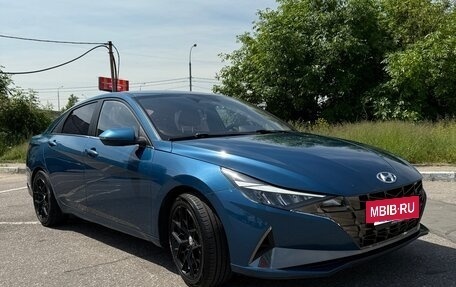 Hyundai Elantra, 2021 год, 2 300 000 рублей, 2 фотография