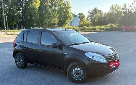 Renault Sandero I, 2013 год, 610 000 рублей, 2 фотография