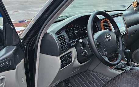 Toyota Land Cruiser 100 рестайлинг 2, 2006 год, 1 740 000 рублей, 5 фотография