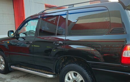 Toyota Land Cruiser 100 рестайлинг 2, 2006 год, 1 740 000 рублей, 8 фотография