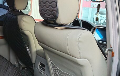 Toyota Land Cruiser 100 рестайлинг 2, 2006 год, 1 740 000 рублей, 11 фотография