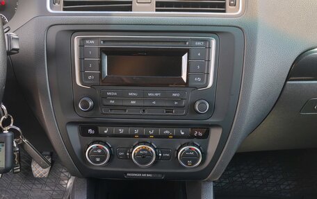 Volkswagen Jetta VI, 2014 год, 998 000 рублей, 9 фотография