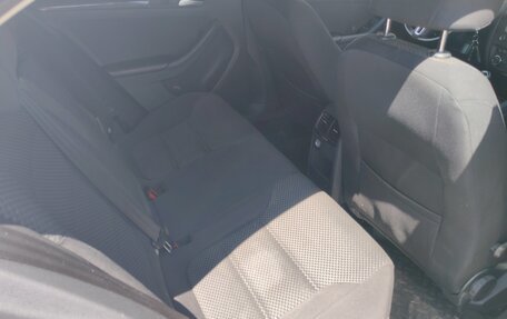 Volkswagen Jetta VI, 2014 год, 998 000 рублей, 15 фотография