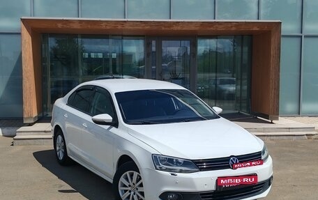 Volkswagen Jetta VI, 2014 год, 998 000 рублей, 3 фотография