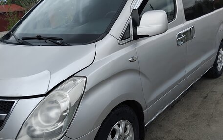 Hyundai Grand Starex Grand Starex I рестайлинг 2, 2010 год, 850 000 рублей, 1 фотография