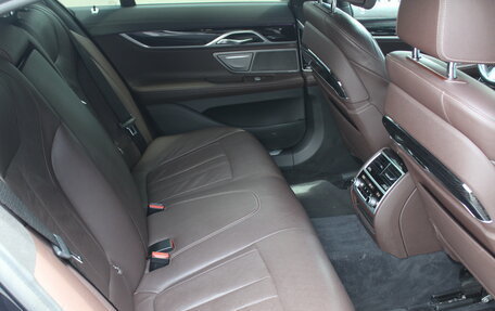 BMW 7 серия, 2018 год, 3 980 000 рублей, 31 фотография