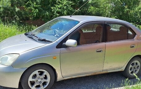 Toyota Prius IV XW50, 2001 год, 315 000 рублей, 3 фотография