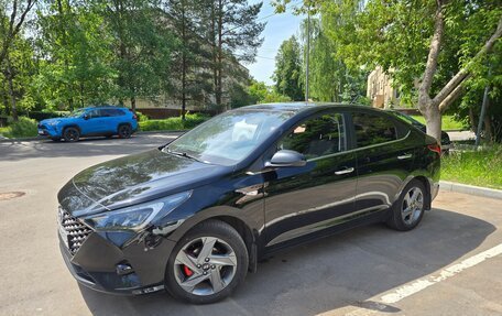 Hyundai Solaris II рестайлинг, 2021 год, 1 590 000 рублей, 5 фотография