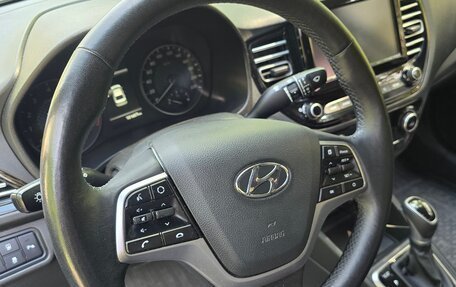 Hyundai Solaris II рестайлинг, 2021 год, 1 590 000 рублей, 11 фотография