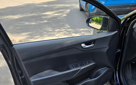 Hyundai Solaris II рестайлинг, 2021 год, 1 590 000 рублей, 17 фотография