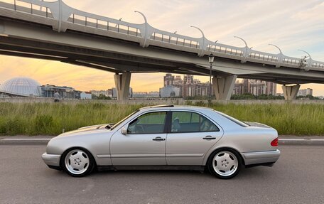 Mercedes-Benz E-Класс, 1997 год, 900 000 рублей, 4 фотография
