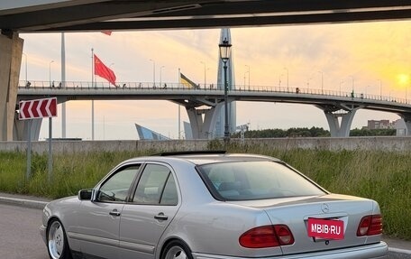 Mercedes-Benz E-Класс, 1997 год, 900 000 рублей, 5 фотография