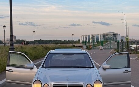 Mercedes-Benz E-Класс, 1997 год, 900 000 рублей, 10 фотография