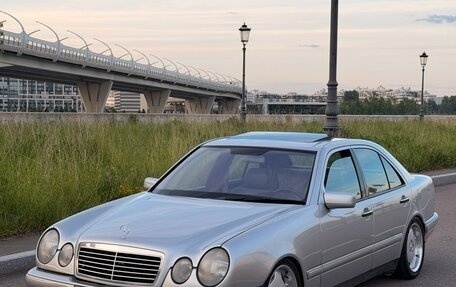 Mercedes-Benz E-Класс, 1997 год, 900 000 рублей, 3 фотография