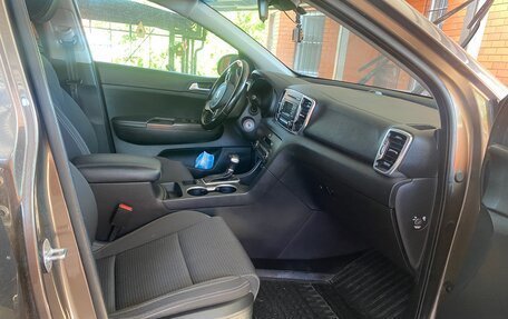 KIA Sportage IV рестайлинг, 2018 год, 2 000 000 рублей, 3 фотография