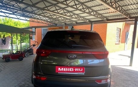KIA Sportage IV рестайлинг, 2018 год, 2 000 000 рублей, 9 фотография