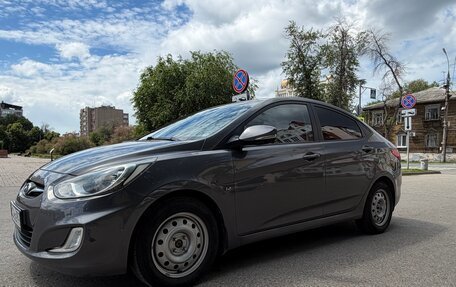 Hyundai Solaris II рестайлинг, 2012 год, 950 000 рублей, 3 фотография