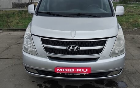 Hyundai Grand Starex Grand Starex I рестайлинг 2, 2010 год, 850 000 рублей, 3 фотография
