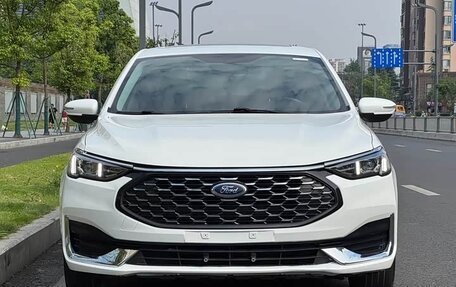 Ford Escort, 2022 год, 1 010 000 рублей, 2 фотография