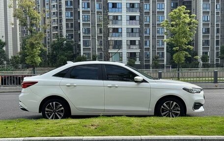 Ford Escort, 2022 год, 1 010 000 рублей, 6 фотография