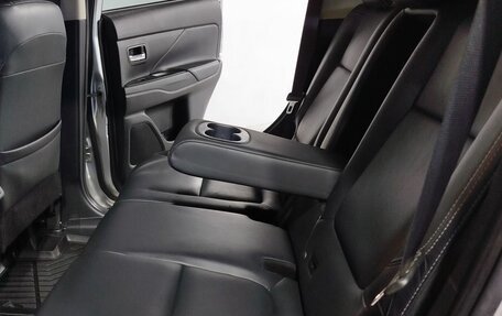 Mitsubishi Outlander III рестайлинг 3, 2019 год, 2 170 000 рублей, 21 фотография