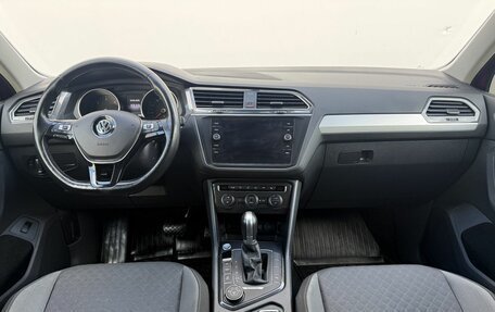 Volkswagen Tiguan II, 2017 год, 2 490 000 рублей, 13 фотография