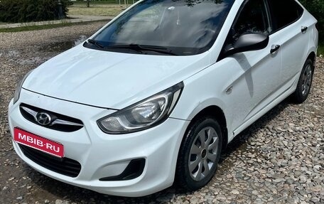 Hyundai Solaris II рестайлинг, 2012 год, 680 000 рублей, 1 фотография