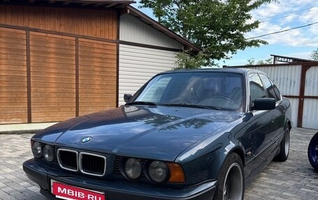 BMW 5 серия, 1988 год, 660 000 рублей, 1 фотография