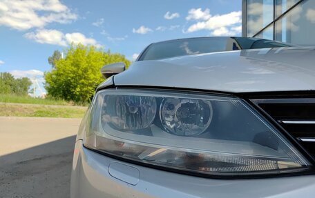 Volkswagen Jetta VI, 2011 год, 629 000 рублей, 21 фотография