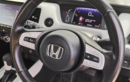Honda Fit, 2021 год, 1 450 000 рублей, 7 фотография