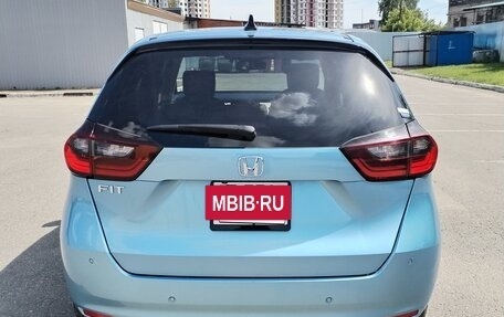 Honda Fit, 2021 год, 1 450 000 рублей, 2 фотография