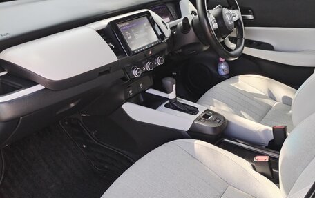 Honda Fit, 2021 год, 1 450 000 рублей, 27 фотография