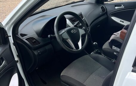 Hyundai Solaris II рестайлинг, 2012 год, 680 000 рублей, 3 фотография