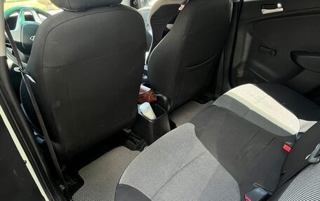 Hyundai Solaris II рестайлинг, 2012 год, 680 000 рублей, 5 фотография