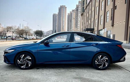 Hyundai Elantra, 2023 год, 1 371 000 рублей, 4 фотография