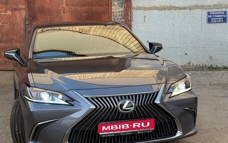 Lexus ES VII, 2018 год, 3 900 000 рублей, 1 фотография