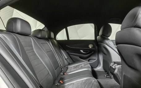 Mercedes-Benz E-Класс, 2021 год, 4 000 000 рублей, 16 фотография
