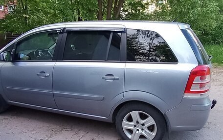 Opel Zafira B, 2010 год, 620 000 рублей, 2 фотография