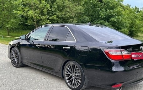 Toyota Camry, 2017 год, 1 750 000 рублей, 3 фотография
