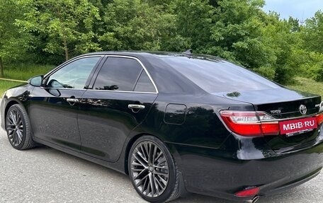 Toyota Camry, 2017 год, 1 750 000 рублей, 4 фотография