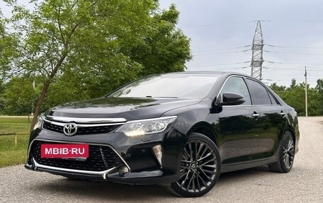 Toyota Camry, 2017 год, 1 750 000 рублей, 6 фотография