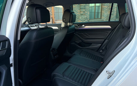 Volkswagen Passat B8 рестайлинг, 2019 год, 2 190 000 рублей, 8 фотография