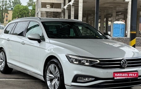 Volkswagen Passat B8 рестайлинг, 2019 год, 2 190 000 рублей, 5 фотография
